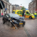 Automobilist ramt verkeerslicht omver op de Kapittelweg