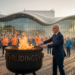 Burgemeester ontsteekt Bevrijdingsvuur bij Chassé Theater