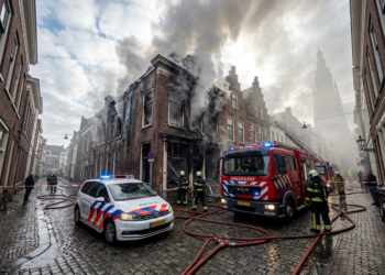 Ochtendbrand in pand aan de Visserstraat snel onder controle