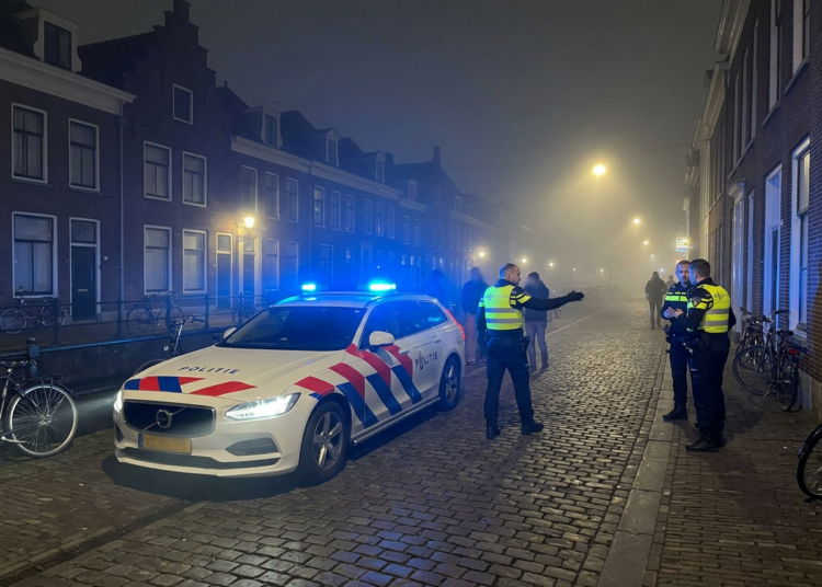 Politie grijpt vaker in met geweld door verhardende samenleving