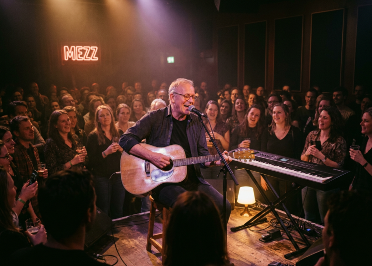 Huub Hangop verrast met intiem, akoestisch optreden vol nostalgie