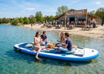 Nieuwe hotspot Blue Point brengt koffie, lunch en sup-picknicks naar de Galderse Meren